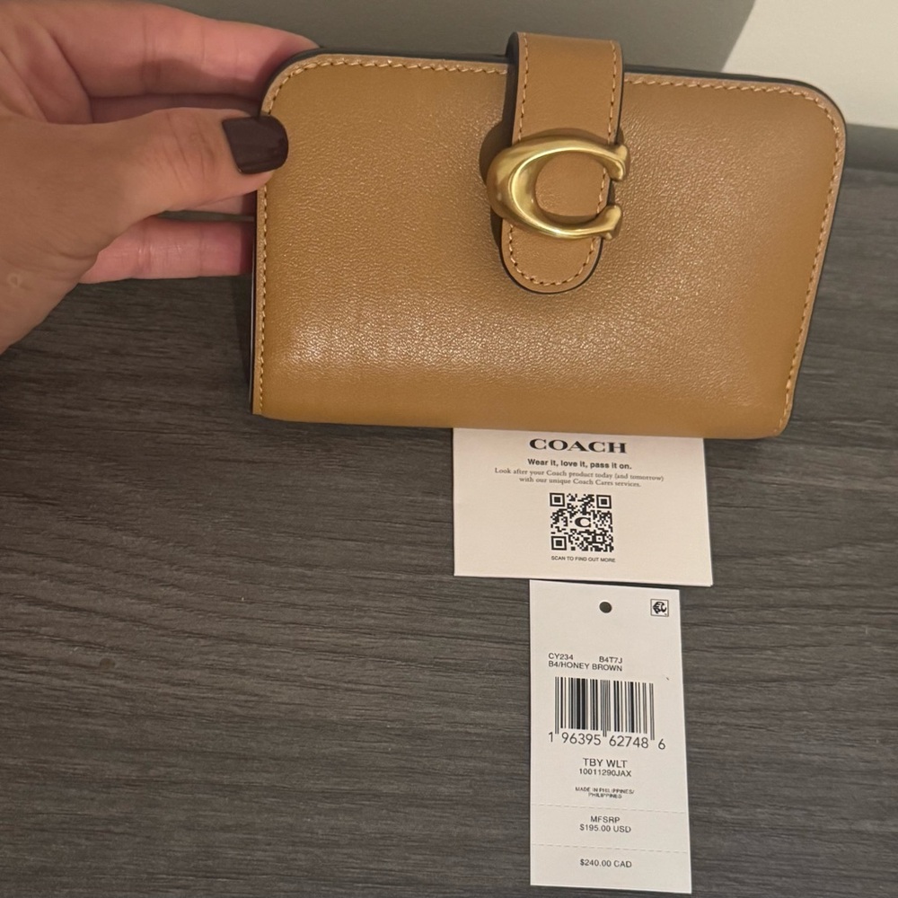 Coach tabby wallet Honey brown
